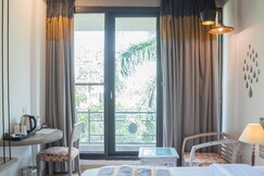 Ahuja Residency Parklane,Dlf Phase I