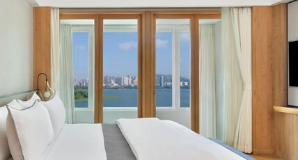 The Westin Mumbai Powai Lake Room Type - Westin Suite, 1 King, Lake view with Bathub The Westin Mumbai Powai Lake Room Type - Westin Suite, 1 King, Lake view with Bathub