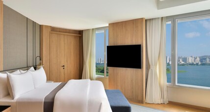 The Westin Mumbai Powai Lake Room Type - Presidential Suite, 1 King with Bathtub The Westin Mumbai Powai Lake Room Type - Presidential Suite, 1 King with Bathtub