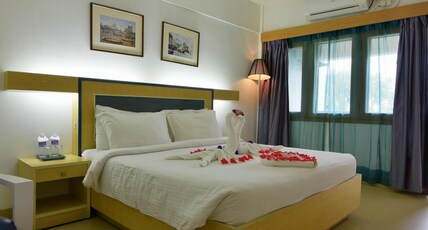 Symphony Oceanus Bay Beach Resort & Spa Room Type - Cottage Sea View With Garden Patio Symphony Oceanus Bay Beach Resort & Spa Room Type - Cottage Sea View With Garden Patio