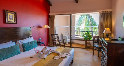 O Hotel Goa, Candolim Beach Room Type - Deluxe King Bed with Balcony and Bathtub O Hotel Goa, Candolim Beach Room Type - Deluxe King Bed with Balcony and Bathtub