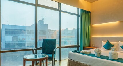 The platinum business hotel Room Type - Deluxe Room