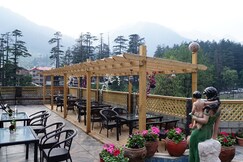 Whispering Valley Resort, River Side The Mall Road