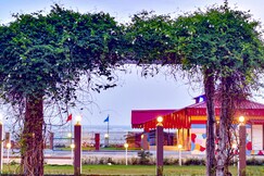 ANUTRI BEACH & SPA RESORT