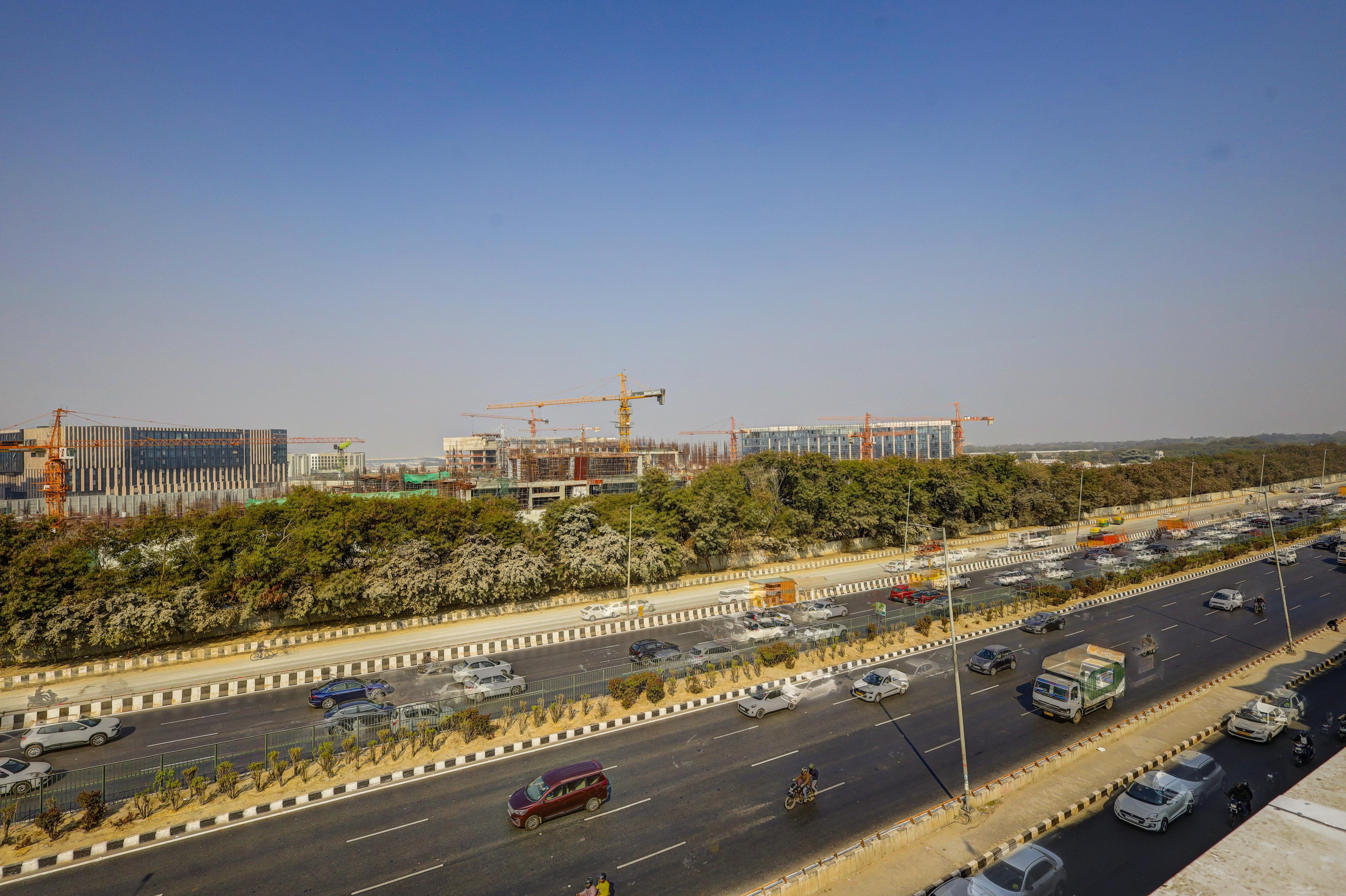 Arch The Venus - Tap to explore photos