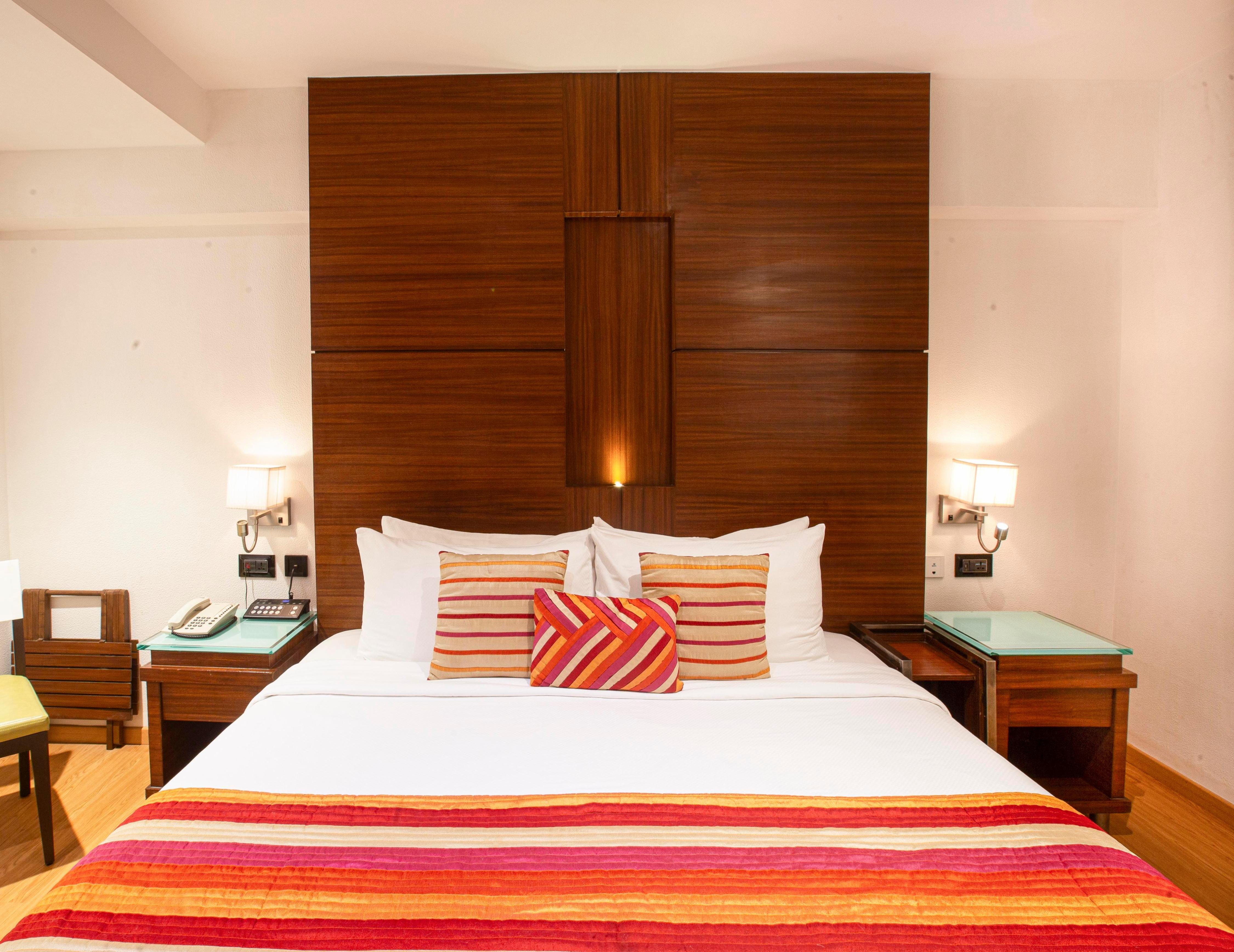 Hotel Bawa Continental - Tap to explore photos