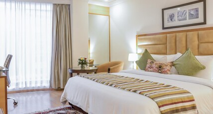 Best Western Merrion Hotel Room Type - 1 King Bed, Non-Smoking, Junior Suite, Flat Screen Television, Safe, Mini Bar, Wi-Fi Best Western Merrion Hotel Room Type - 1 King Bed, Non-Smoking, Junior Suite, Flat Screen Television, Safe, Mini Bar, Wi-Fi