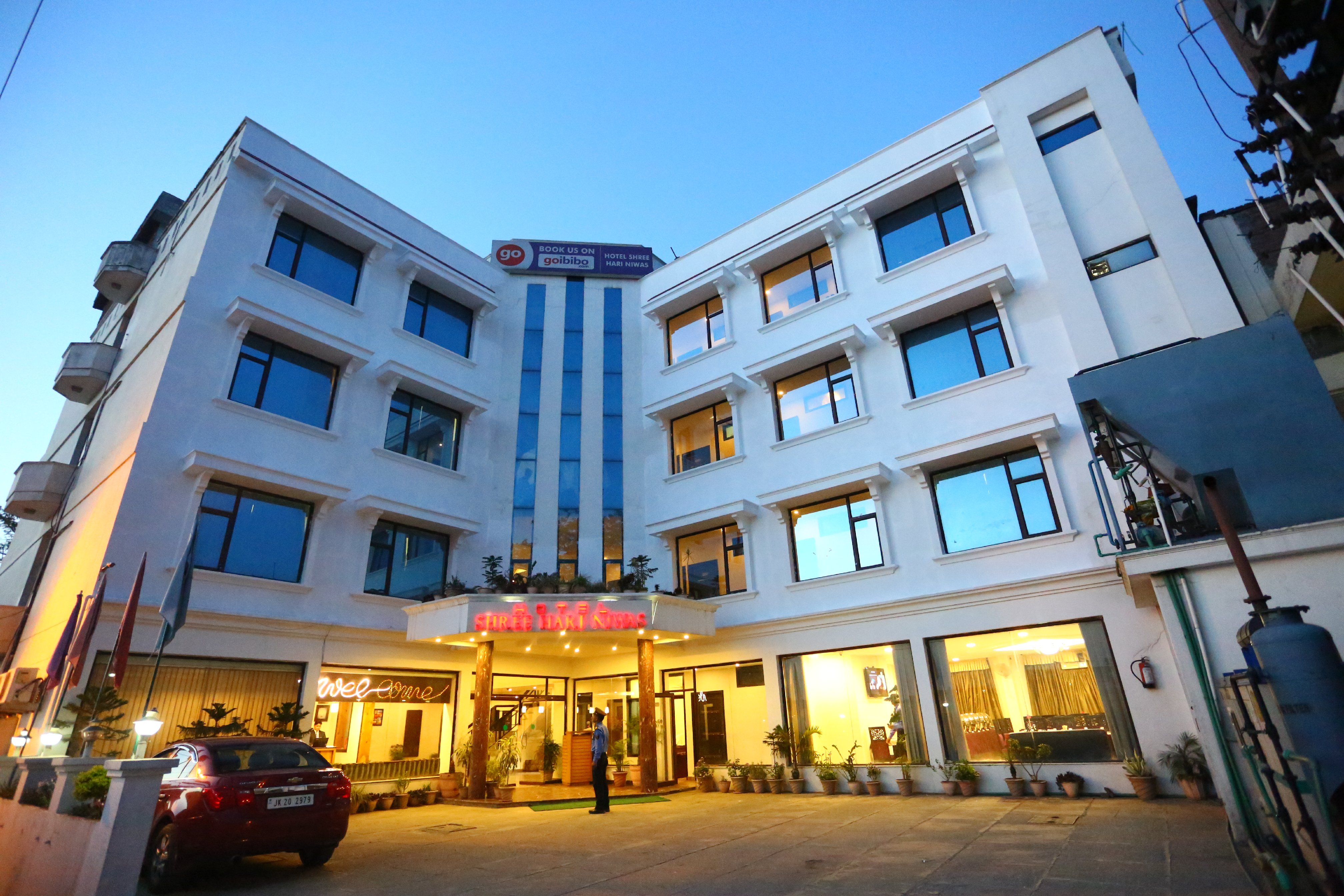 Hotel Shree Hari Niwas - Tap to explore photos