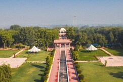 Umaid Palace - A Lakeside Resort - 25 minutes to Mehandipur Balaji & Chand Baori Abhaneri