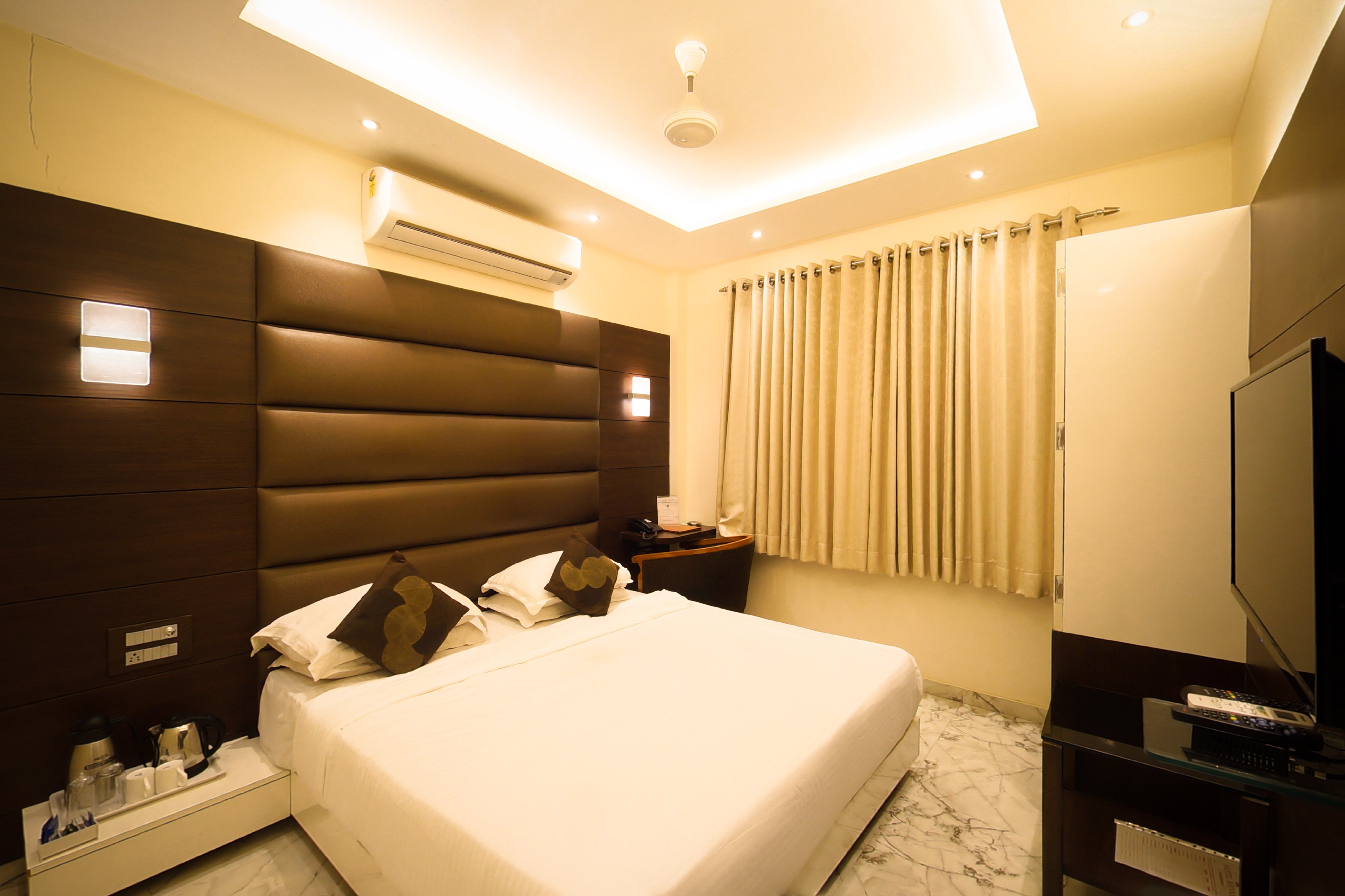 Shivam Hotel Room Type - Spl Super Deluxe Ac Room