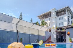 Hotel Mainak & Health Club