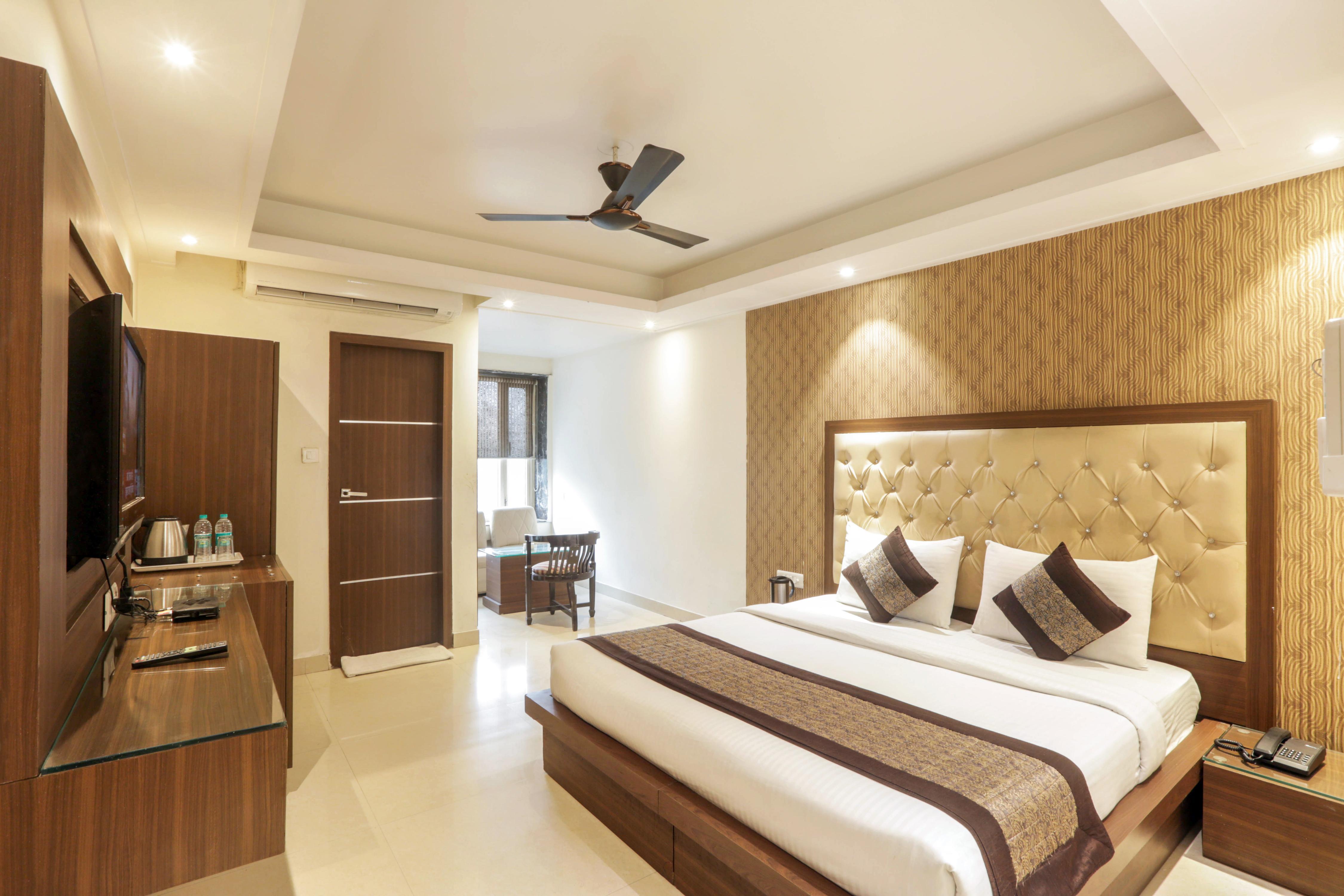 Hotel B Continental Room Type - Super Deluxe