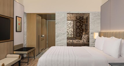 Le Meridien Surat (A Premium Marriott Hotel) Room Type - Premier King, Atrium View