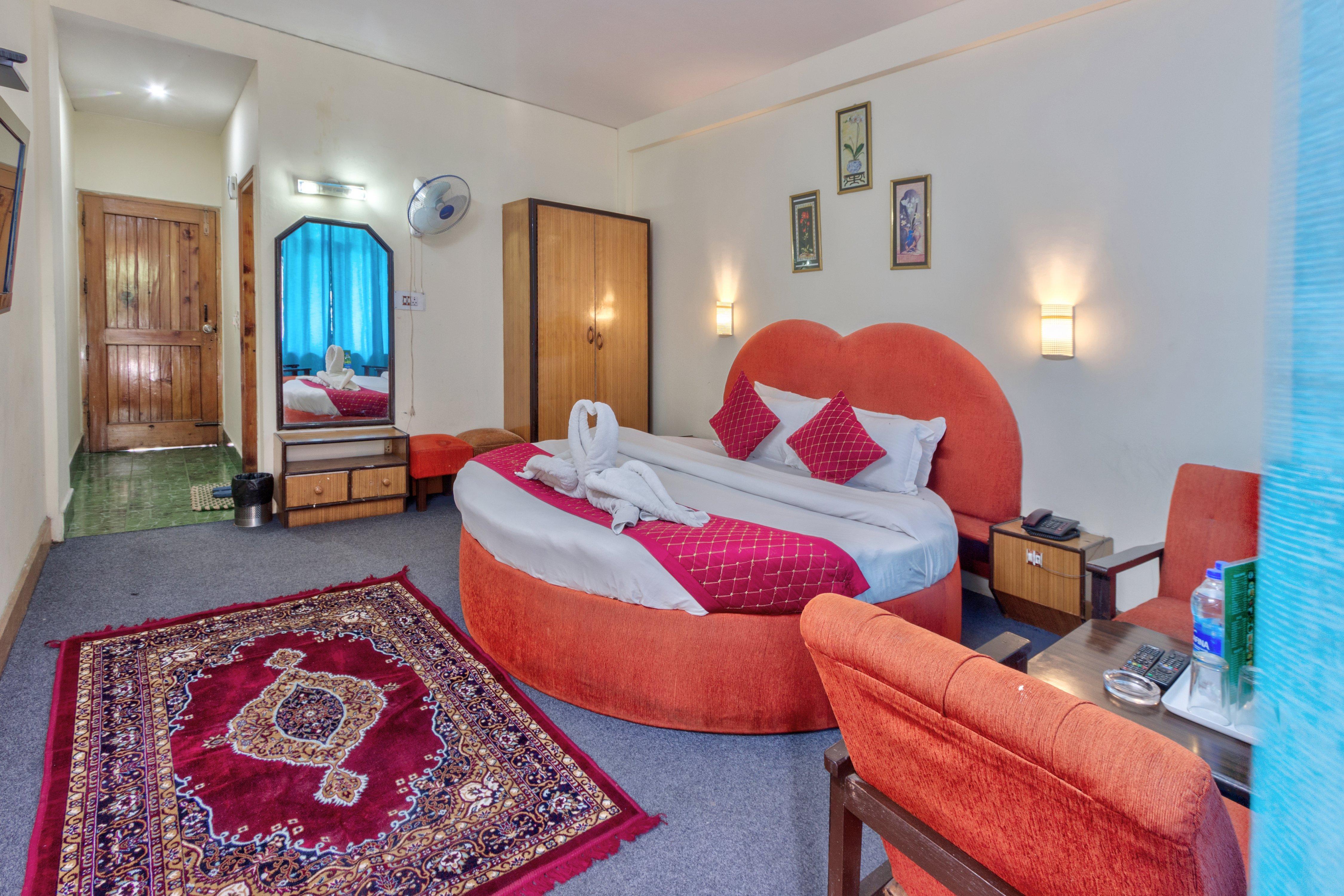 Hotel Ever Green Room Type - Honeymoon Suite (Mountain Facing Without Balcony)