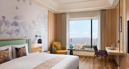 Vivanta Thane LBS Road Room Type - Deluxe Room King Bed