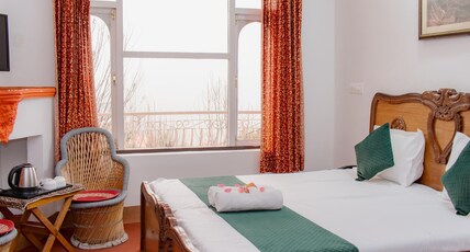 Hotel Victoriya Palace Room Type - Star Class (Side Hill View)