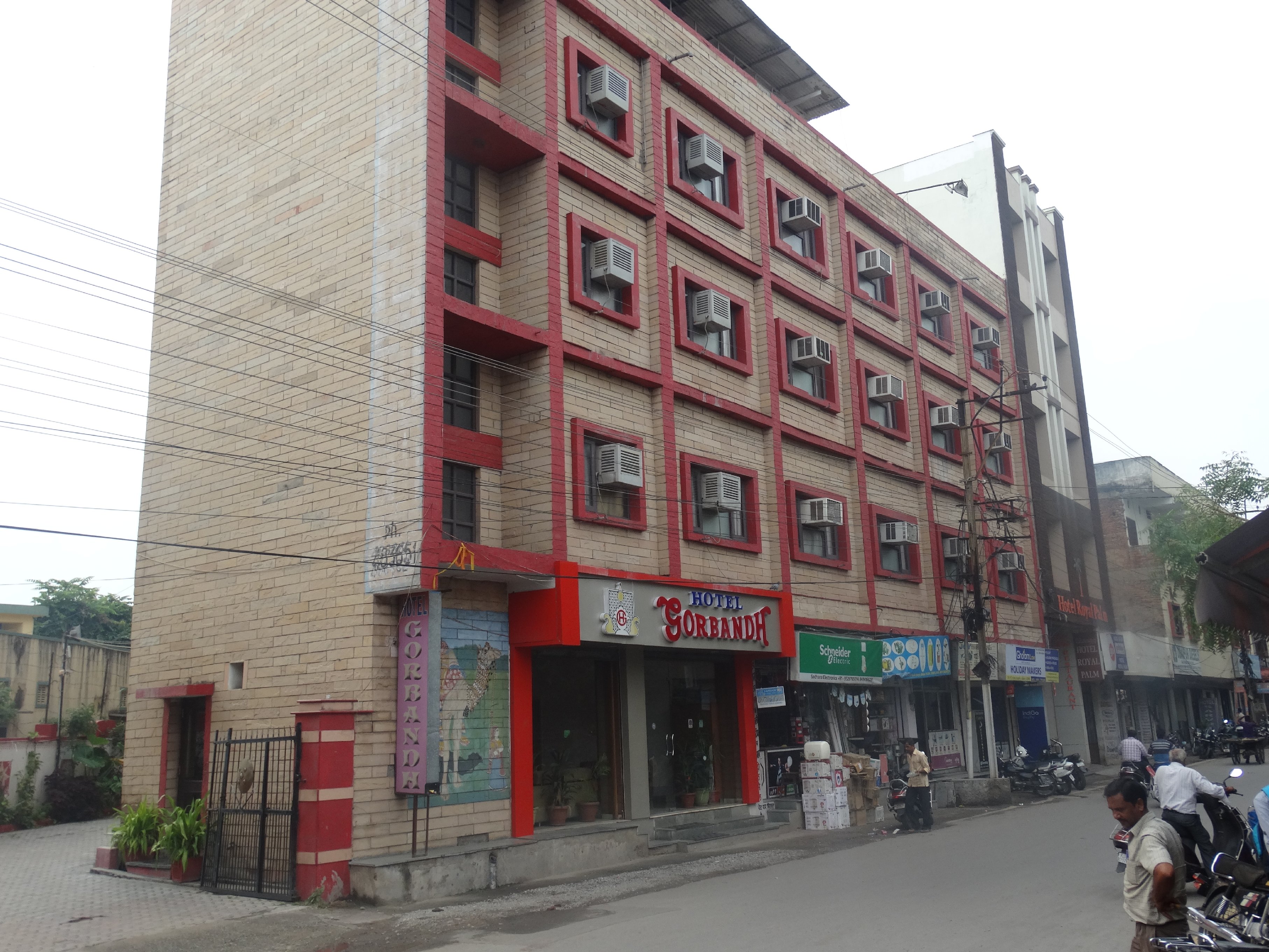 Hotel Gorbandh - 800 Mtr. away from Railway Station & Bus Stand - Tap to explore photos