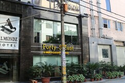 Rooms of Almondz Hotel