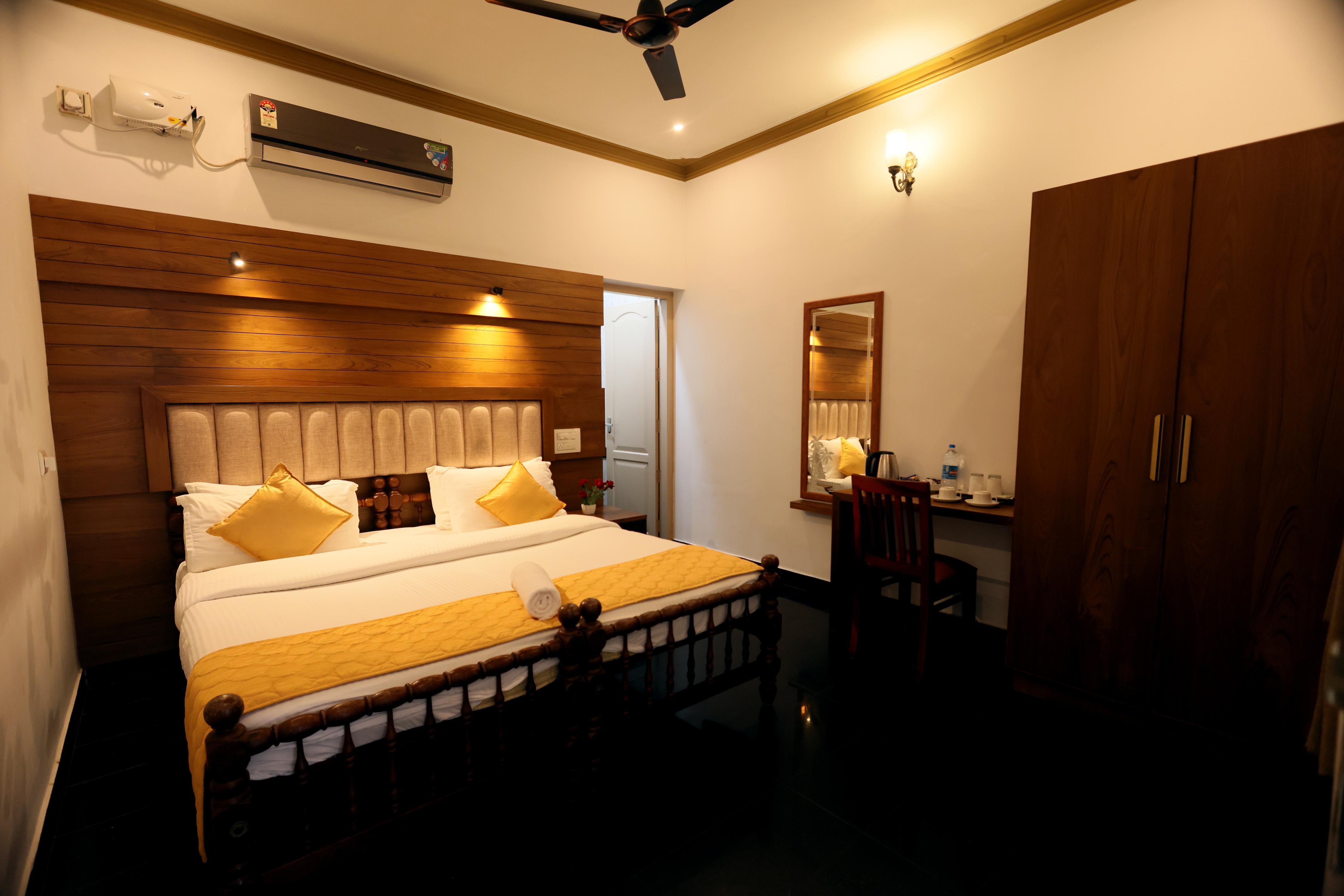 Ideal Ayurvedic Resort - Tap to explore photos