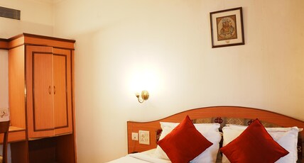 Arch Manor Room Type - ROYAL Deluxe Room