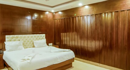 Hotel Deep Mall Road, Mussoorie Room Type - Deluxe Room (Non View)