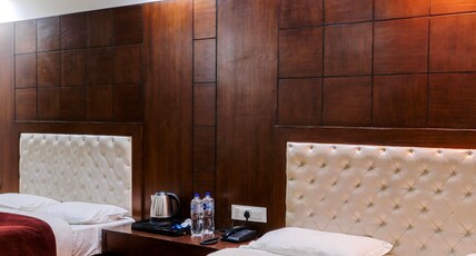 Hotel Basera (Walking distance to Mall Road and Free Onsite Parking) Room Type - Super Deluxe  4 Bed Non View Room