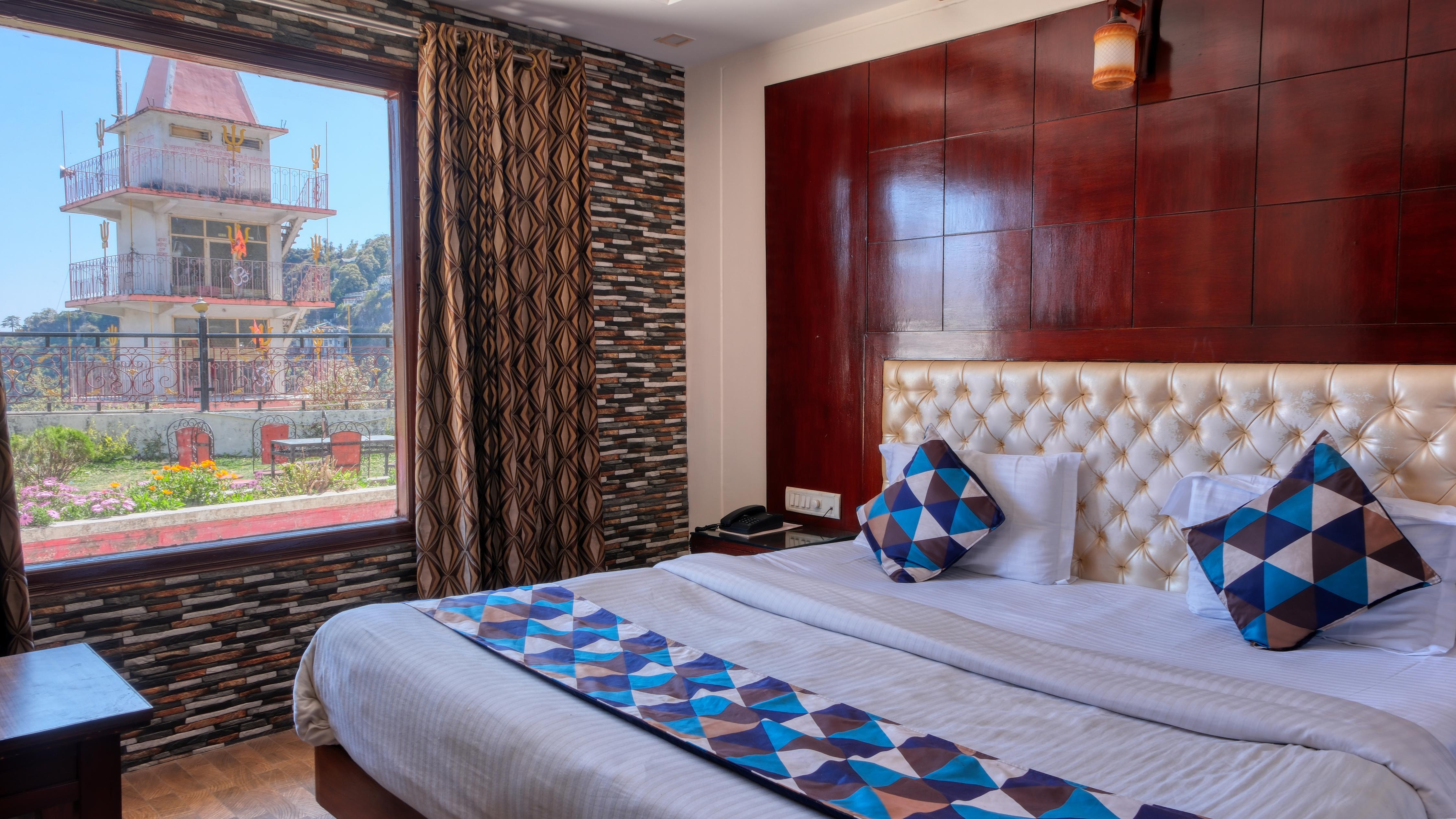 Hotel Basera (Walking distance to Mall Road and Free Onsite Parking) - Tap to explore photos