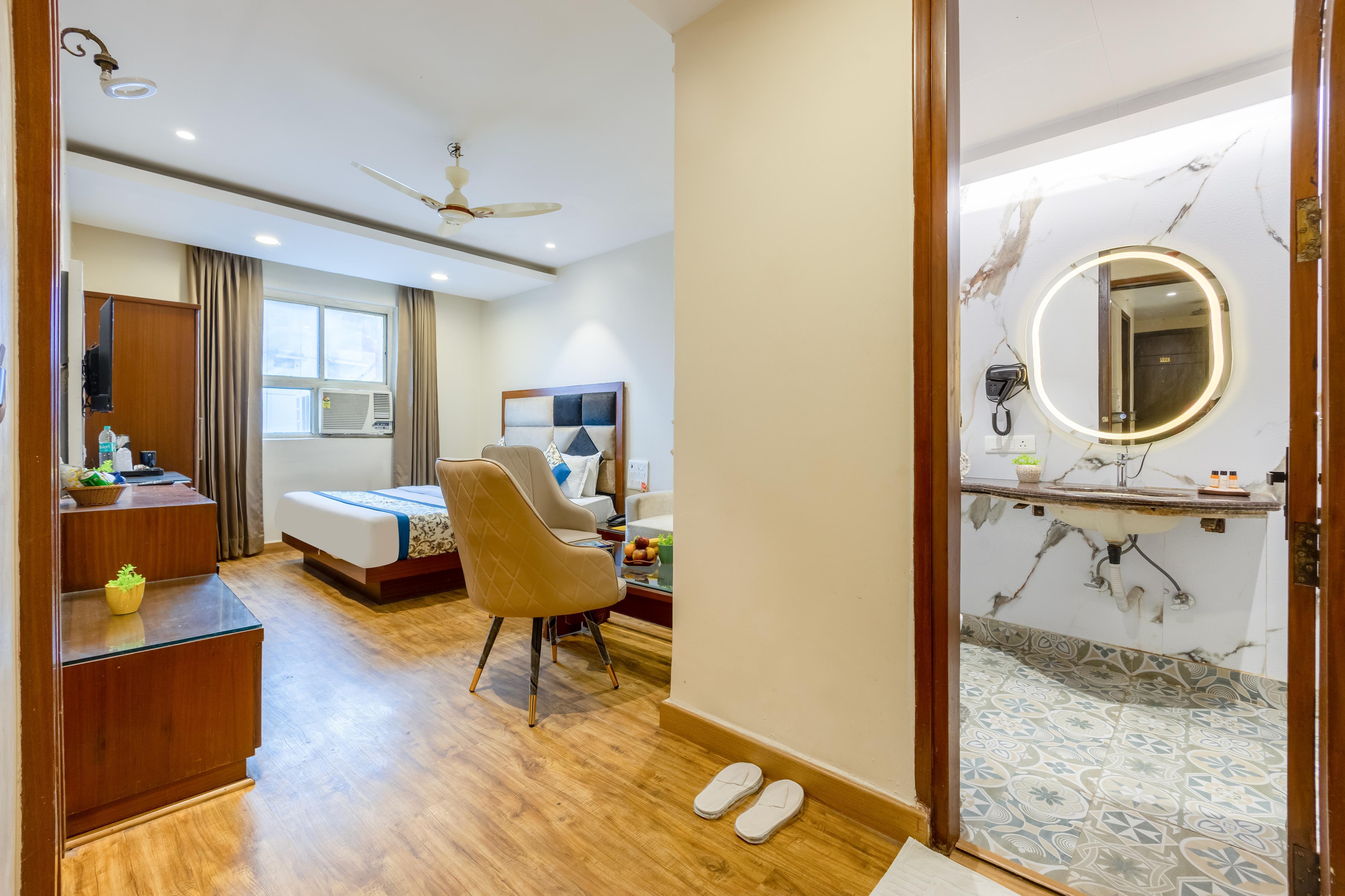 Hotel Vanson Palace - Tap to explore photos