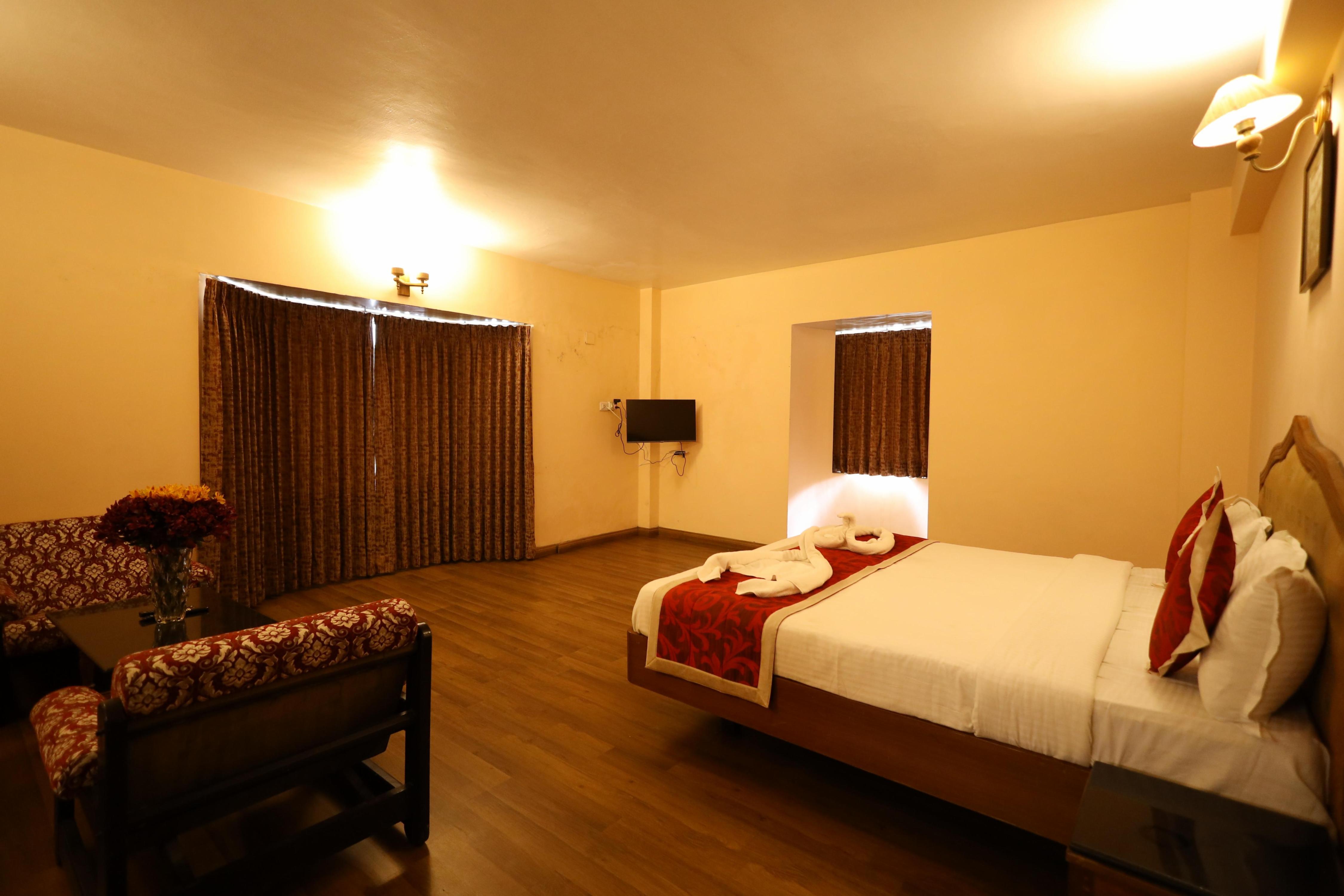 Hotel Blue Bird Room Type - Kings Deluxe