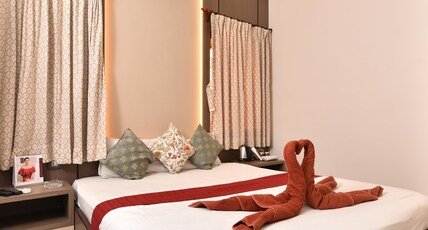 Basera Guest House Room Type - Premium Deluxe Room