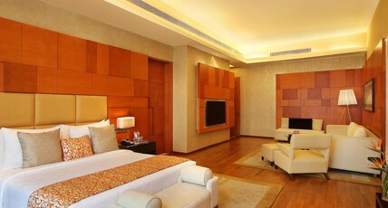 Gokulam Grand Hotel & Spa Room Type - The Presidential Suite