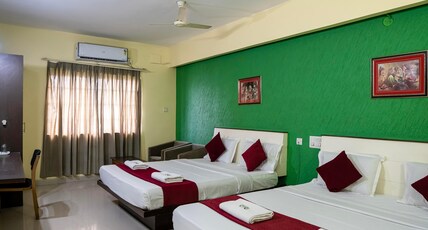 Vyshak Inn Room Type - Family AC Room