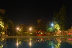 Grand Maurya Resort