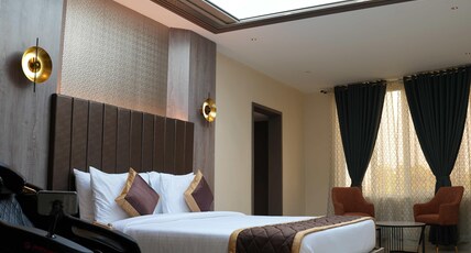 SRINIVAS SAFFRON HOTEL, MANGALORE Room Type - Sky View Superior Room