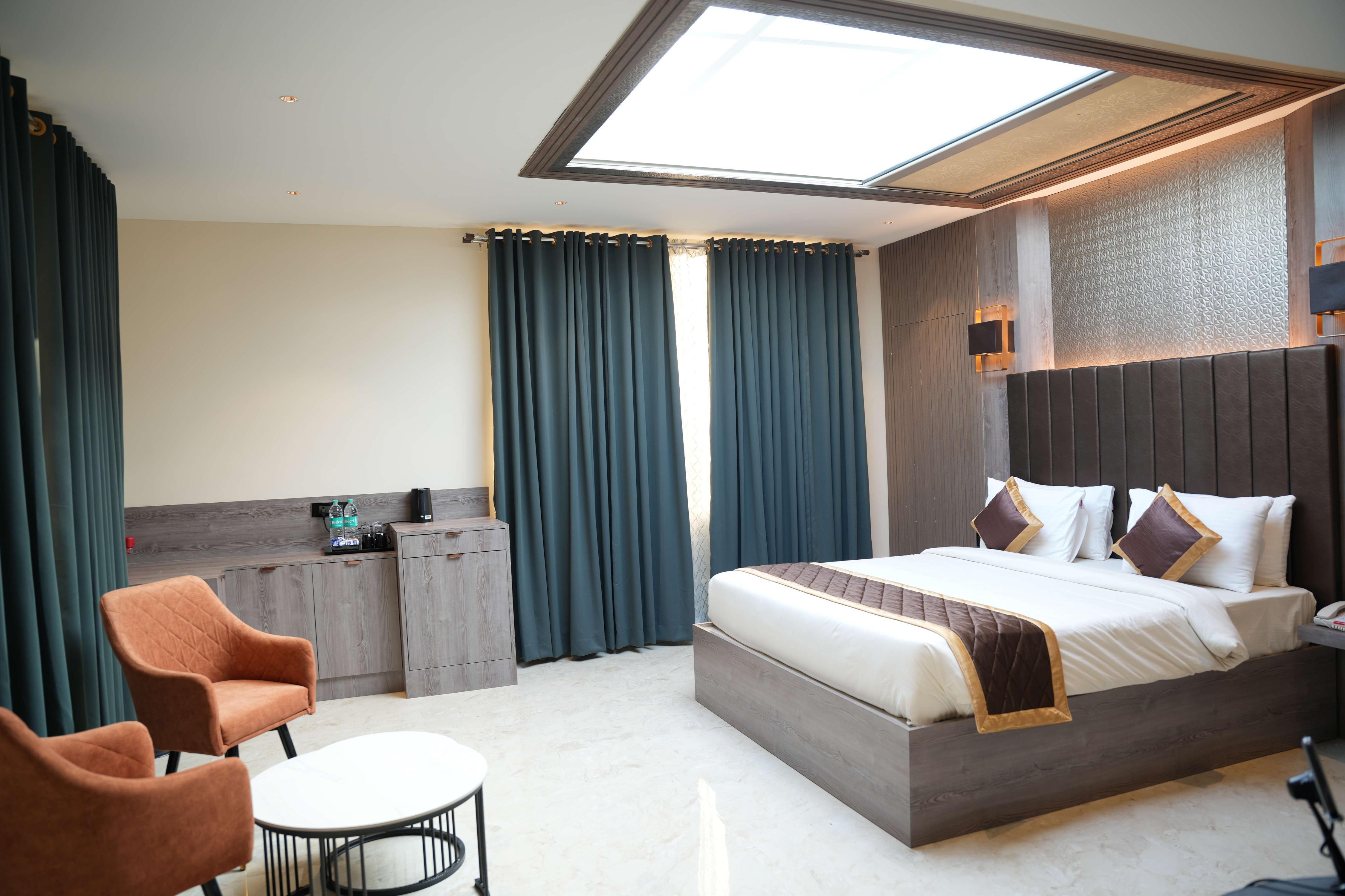SRINIVAS SAFFRON HOTEL, MANGALORE - Tap to explore photos