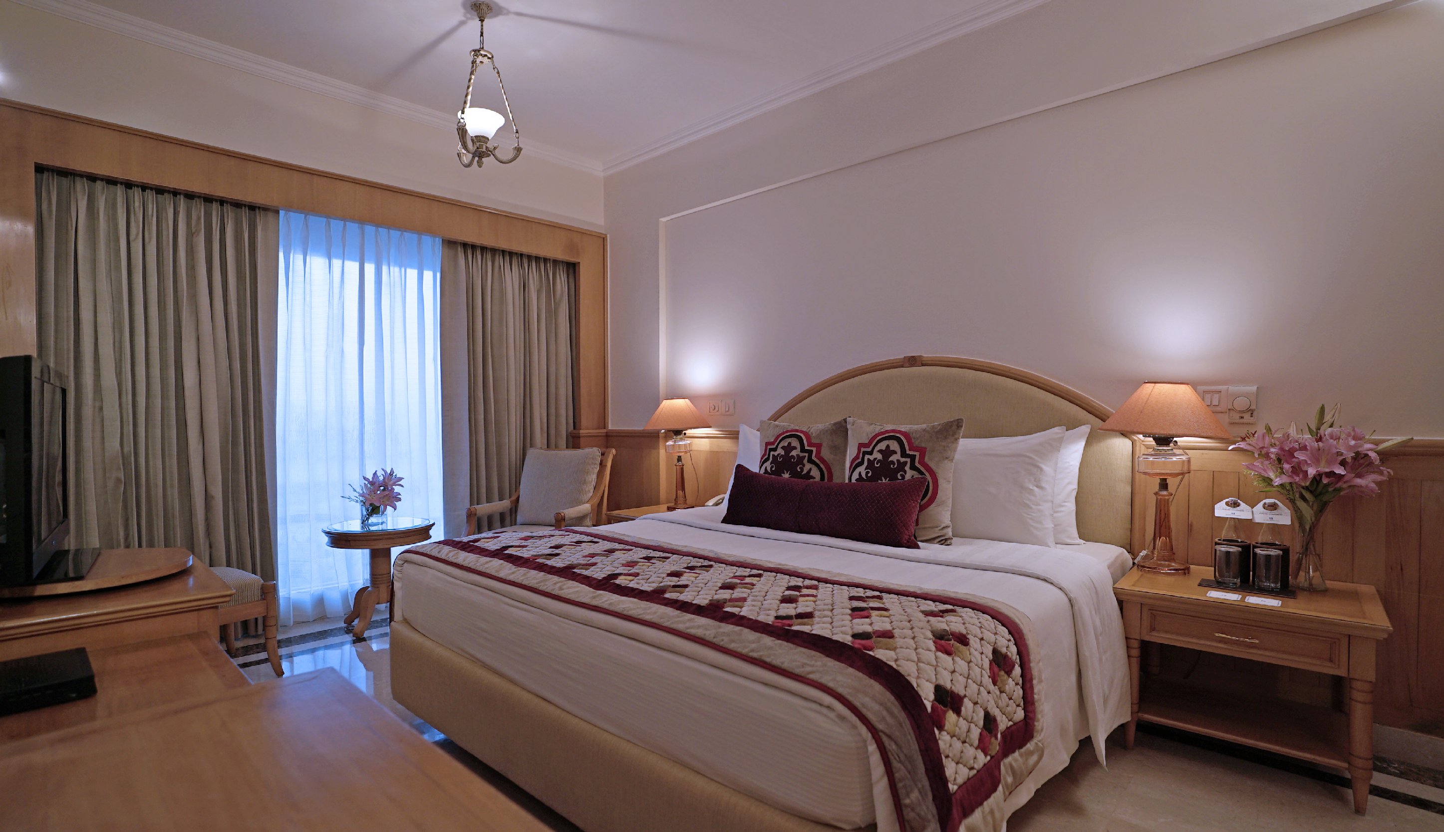 Jaypee Siddharth Hotel Room Type - Deluxe Room