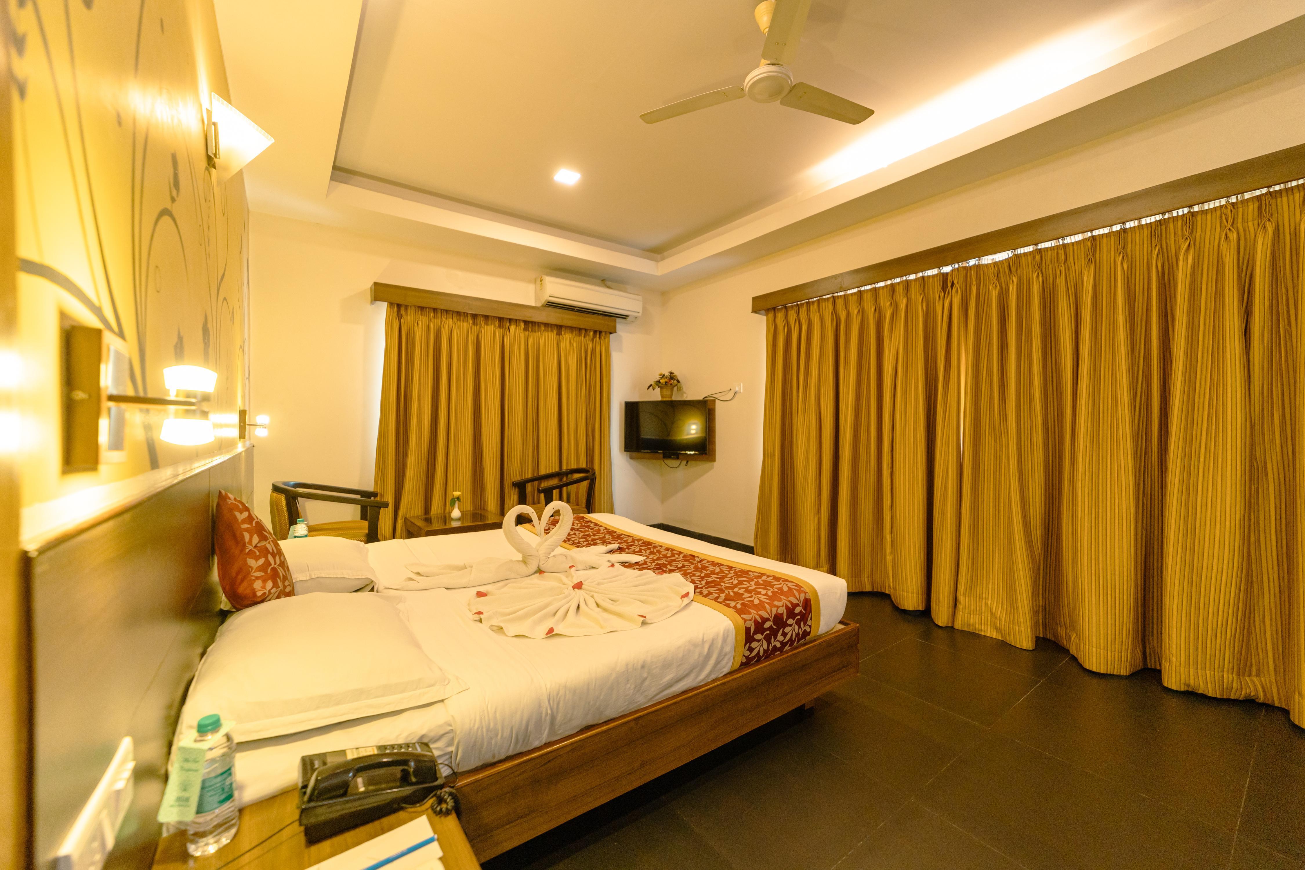 Hotel Abirami Residency Room Type - Abirami Suite