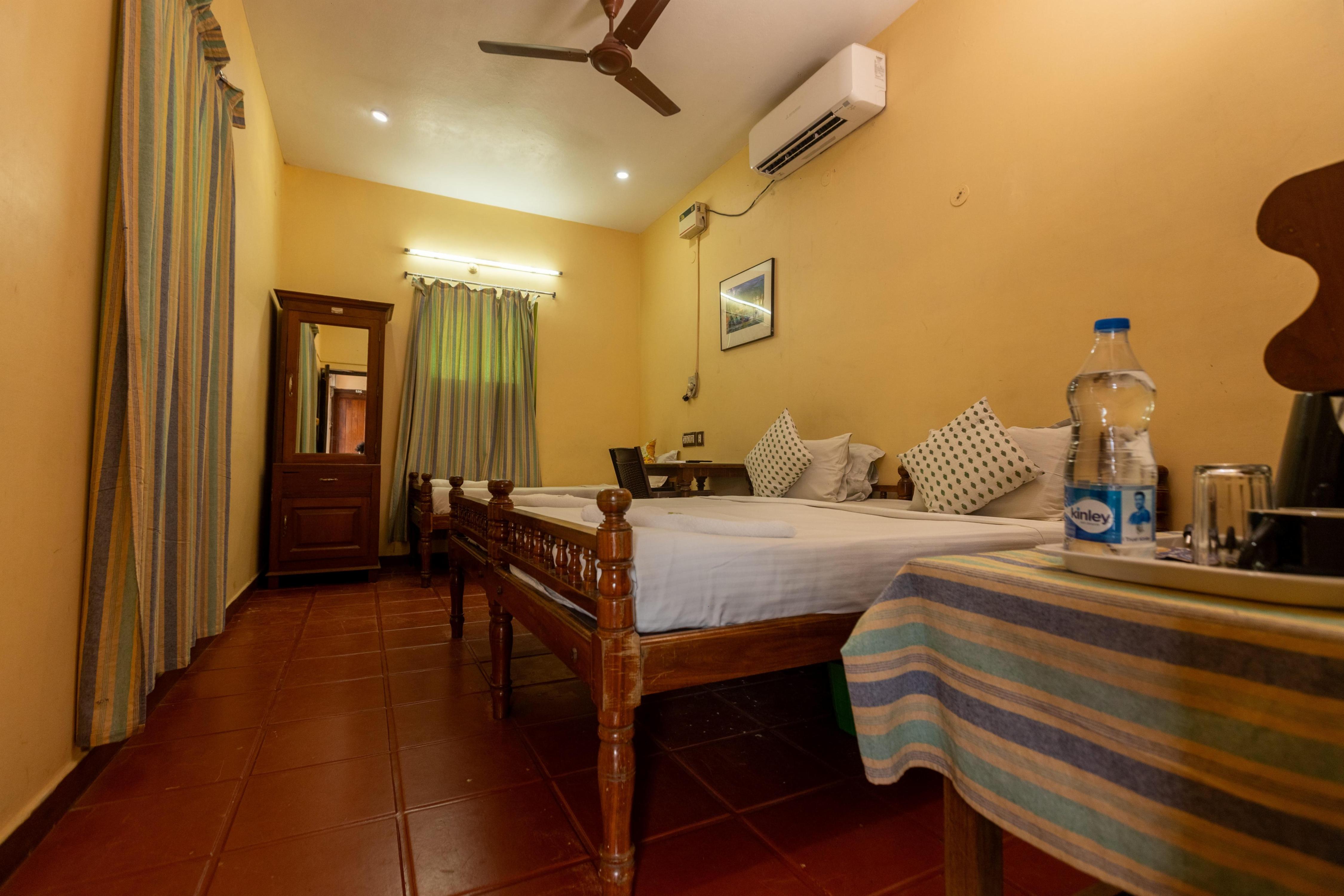 Hotel Coramandal Heritage Room Type - Superior Triple AC