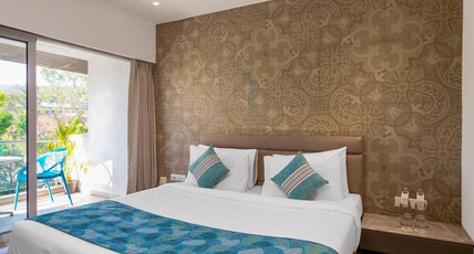 Orchid Hotel, Panchgani Room Type - Strawberry Club Room with Jacuzzi