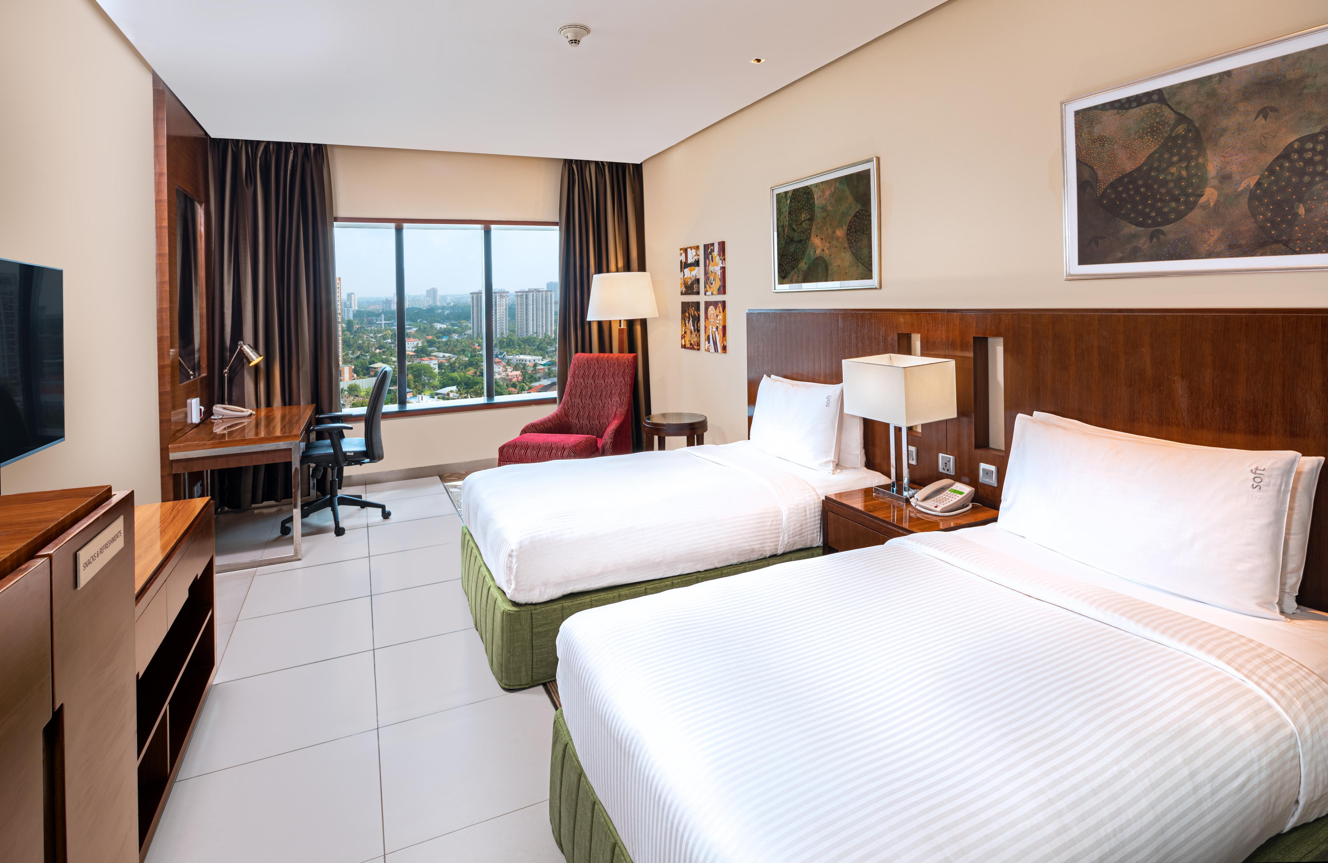 Holiday Inn Cochin - Tap to explore photos