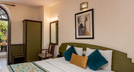 Hotel Green Castle ( Heritage Hotel ) Room Type - Standard Room with Smart TV