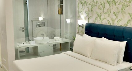Sarovar Portico Naraina Room Type - Superior Room - 1 Double Bed 24SQM WiFi Shower
