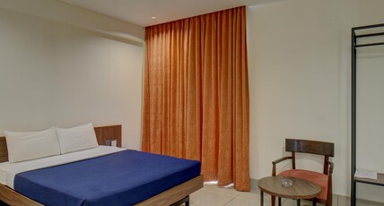 Hotel Dreamland Room Type - Standard Non AC Room with Work Desk