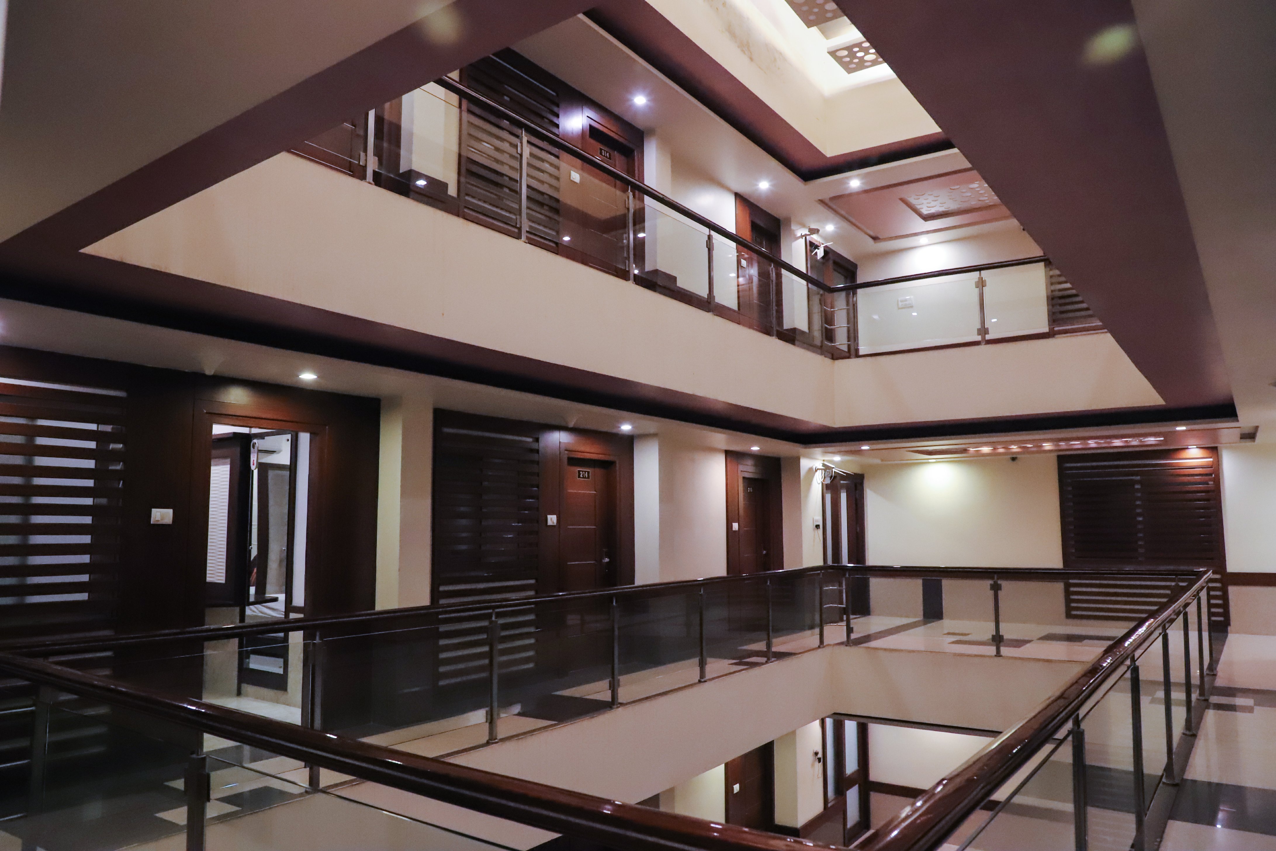 Hotel Vijan Palace - Tap to explore photos