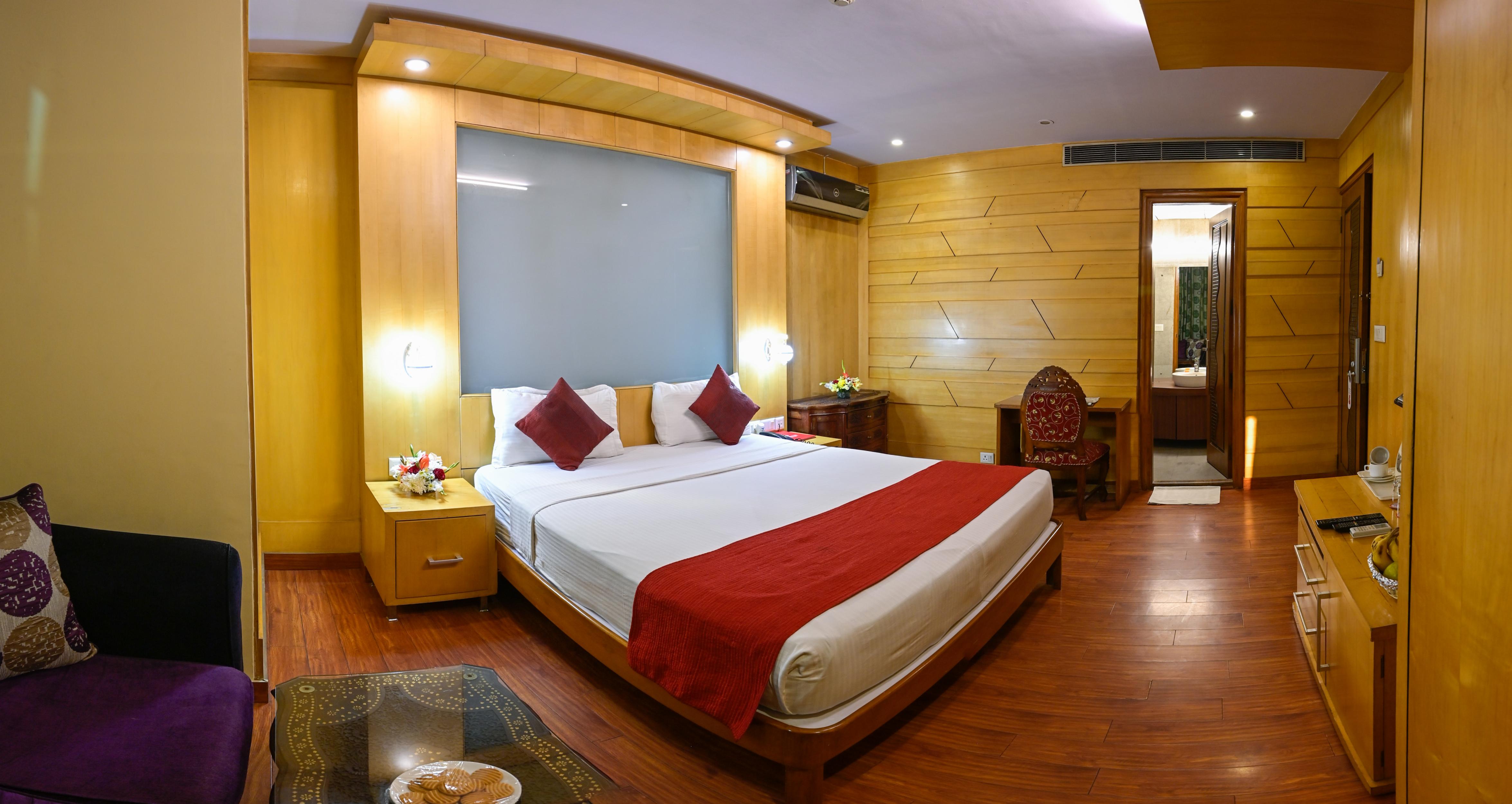 Emarald Hotel Room Type - Deluxe Room