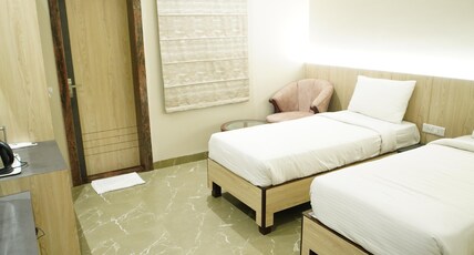 Hotel City Grand Opposite Varanasi Cantt Station Room Type - EXECUTIVE ROOM