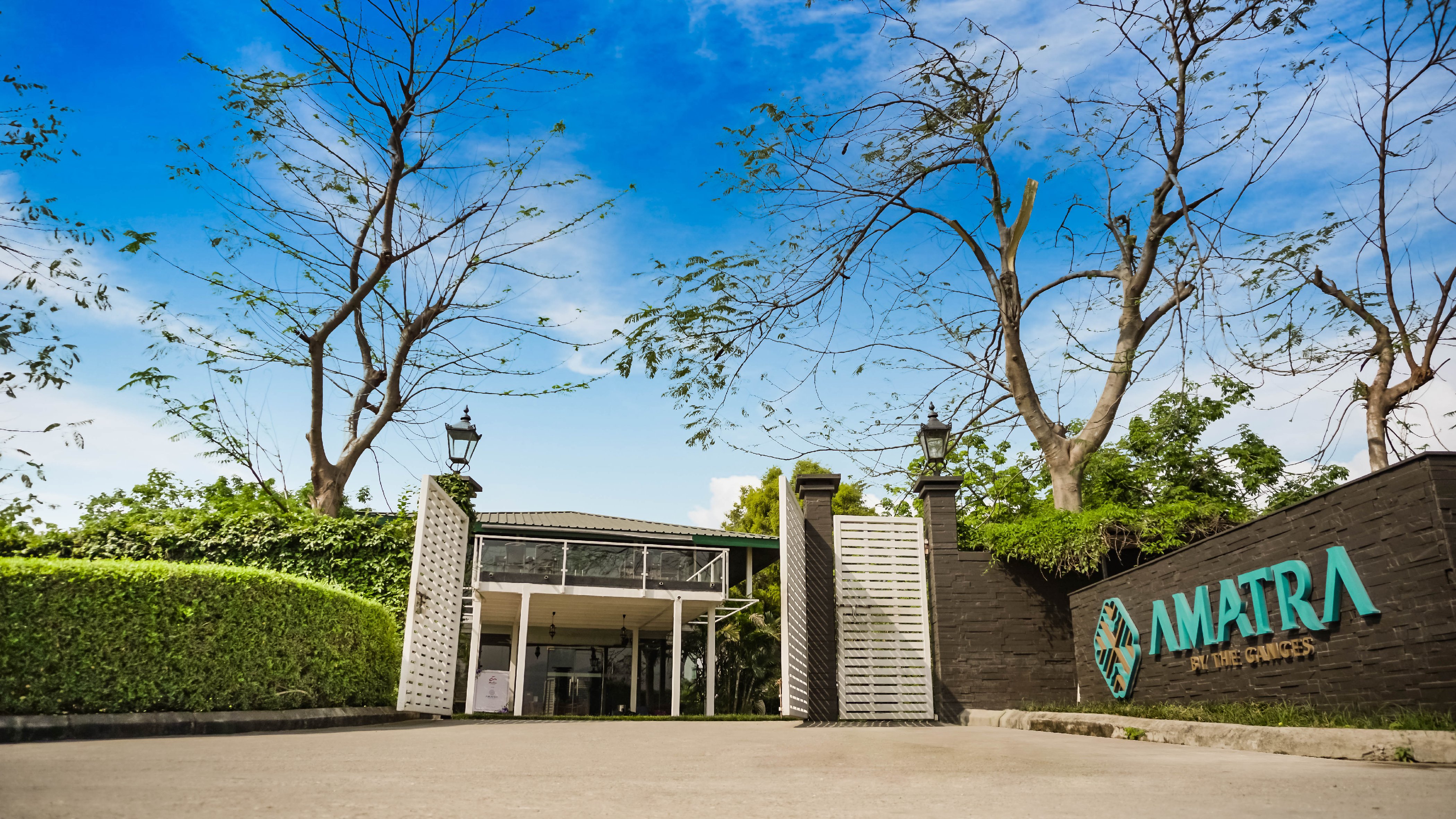 Amatra By The Ganges