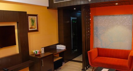 Hotel Aroma Classic Room Type - EXECUTIVE ROOM (AQUAMARINE BY AROMA PREMIUM) Adjoining Building Hotel Aroma Classic Room Type - EXECUTIVE ROOM (AQUAMARINE BY AROMA PREMIUM) Adjoining Building