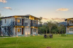 Corbett Machaan Resort