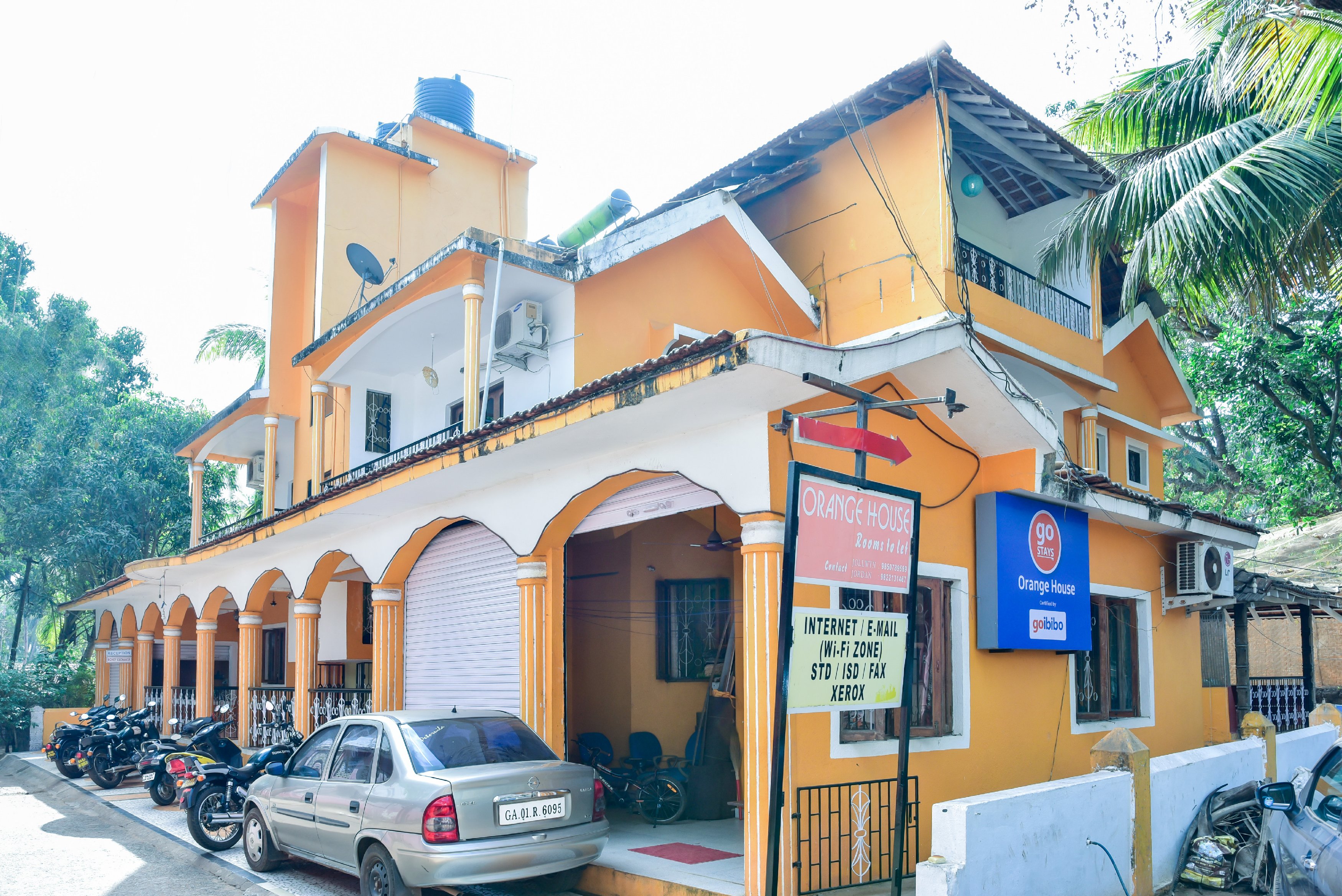 Orange House 